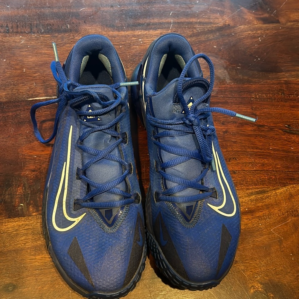 Mike Trout Baseball turf shoes size 7